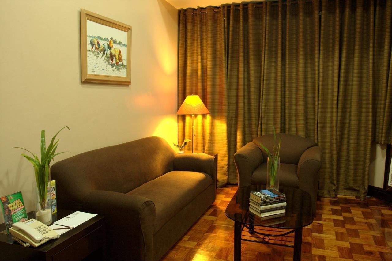 Asian Mansion II Makati City Buitenkant foto