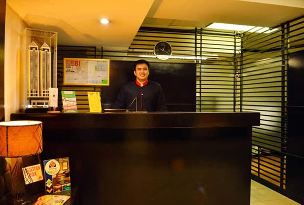 Asian Mansion II Makati City Buitenkant foto